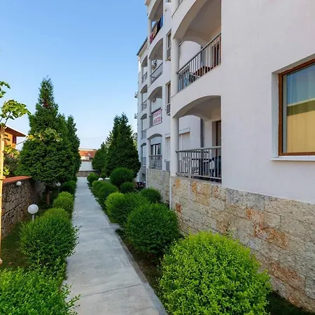 ❤apartament In With Pool On Roof ❤oe❤ Ravda