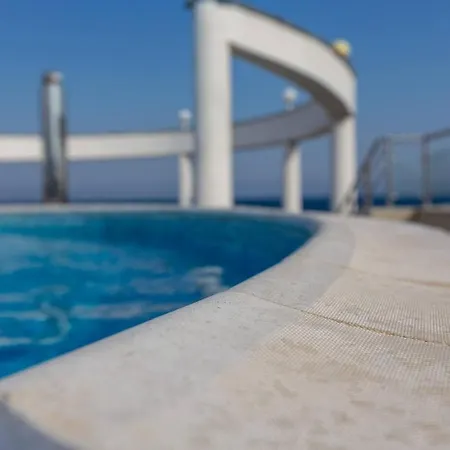 Apartment ❤apartament In With Pool On Roof ❤oe❤ Ravda